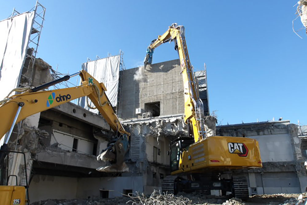 旧三井住友銀行松原支店解体撤去工事1